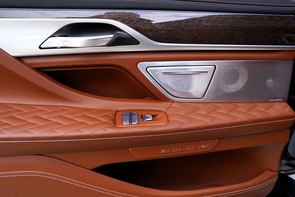 BMW Řada 7 Sedan / Limuzína 6,6 l 430 kw