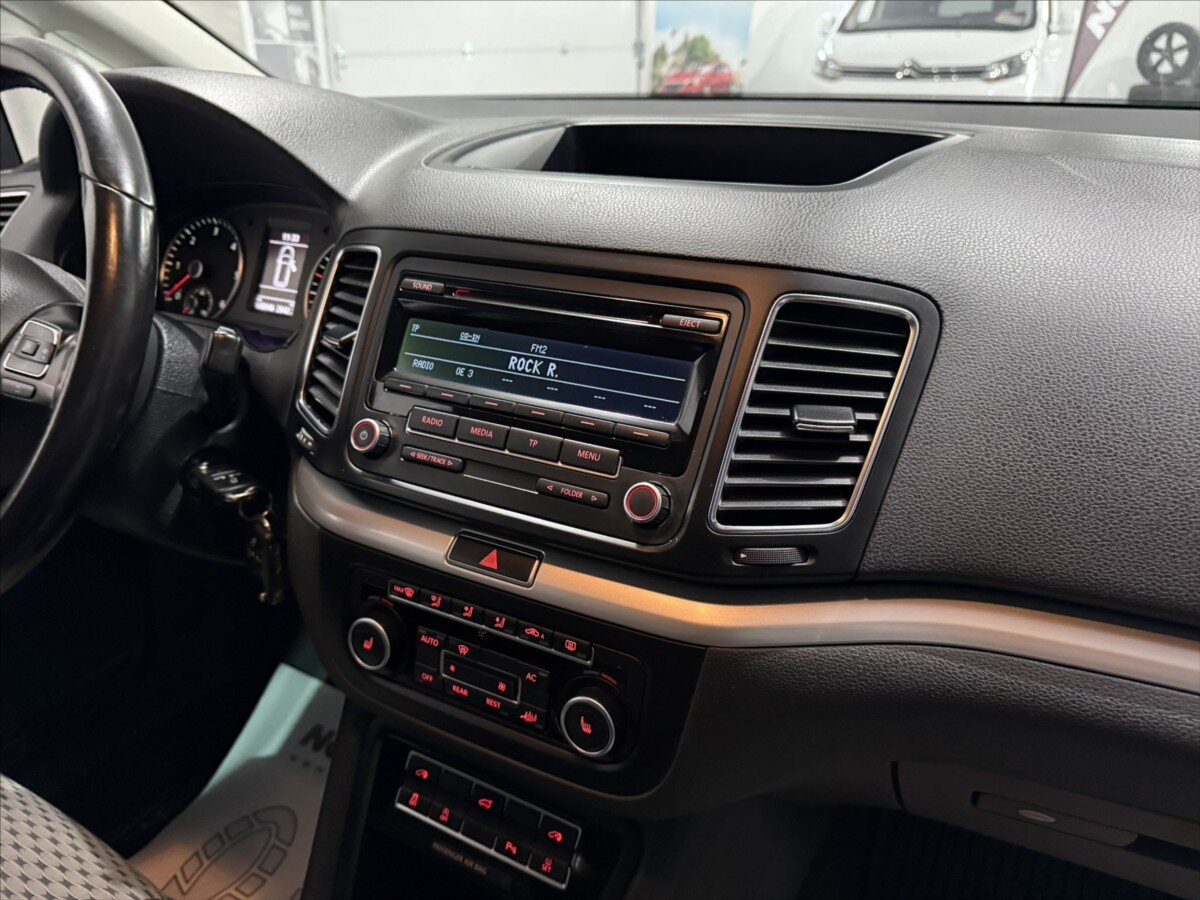 Volkswagen Sharan MPV 2,0 l 103 kw