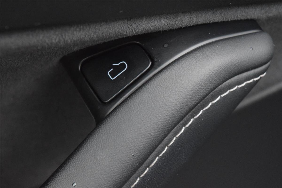 Tesla Model Y SUV / Terénní 0,0 378 kw