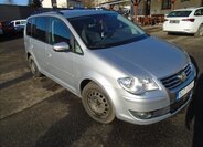 Volkswagen Touran 1