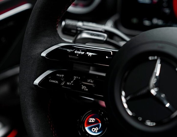 Mercedes-Benz Ostatní Kupé 0,0 330 kw