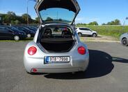 Volkswagen New Beetle 13