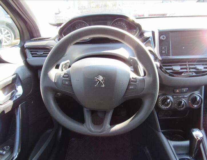 Peugeot 208 12