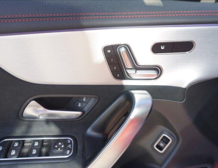 Mercedes-Benz CLA Kupé 2,0 l 225 kw