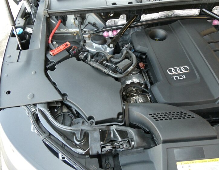 Audi Q5 SUV / Terénní 2,0 l 120 kw