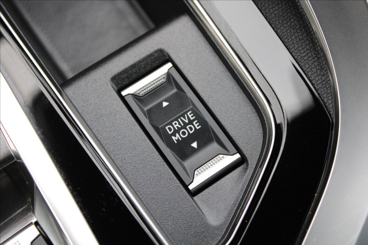 Peugeot 3008 SUV 1,5 l 96 kw