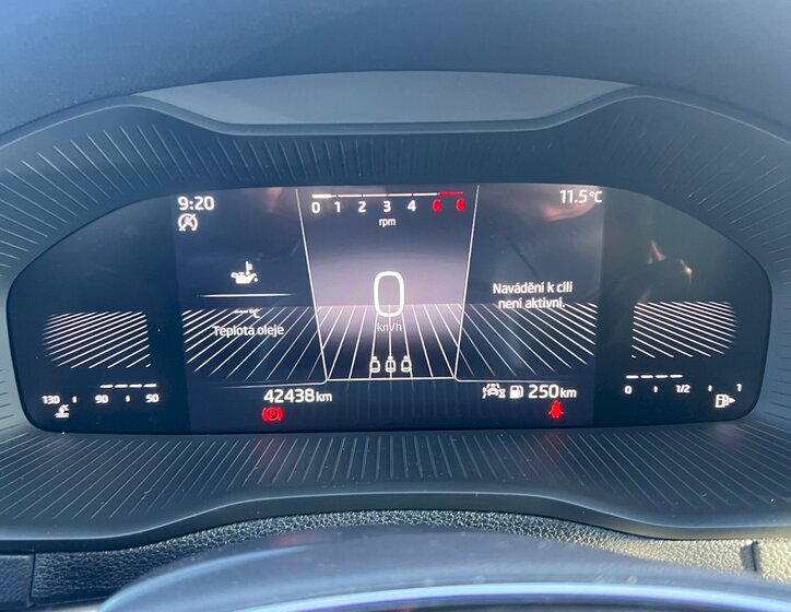 Škoda Karoq SUV / Terénní 1,5 l 110 kw