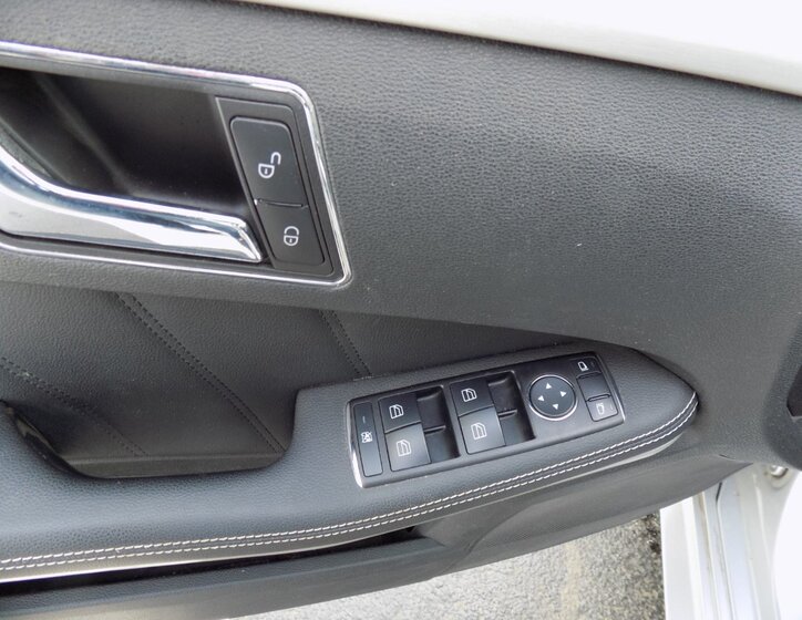 Mercedes-Benz Třídy E Sedan / Limuzína 2,1 l 125 kw