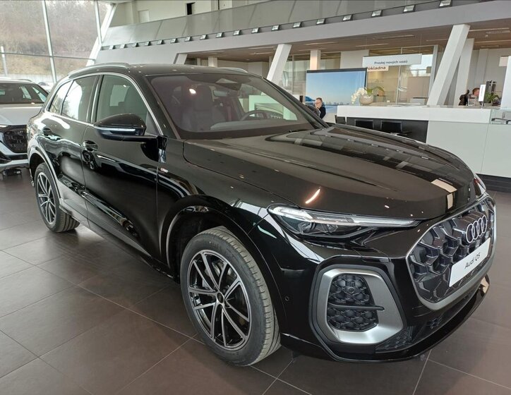Audi Q5 SUV / Terénní 2,0 l 150 kw