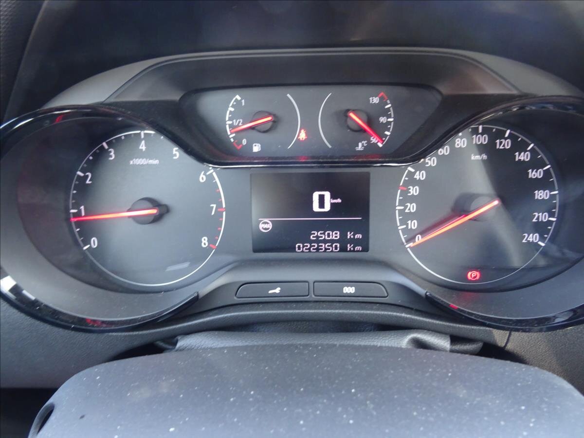 Opel Crossland X MPV 1,2 l 61 kw