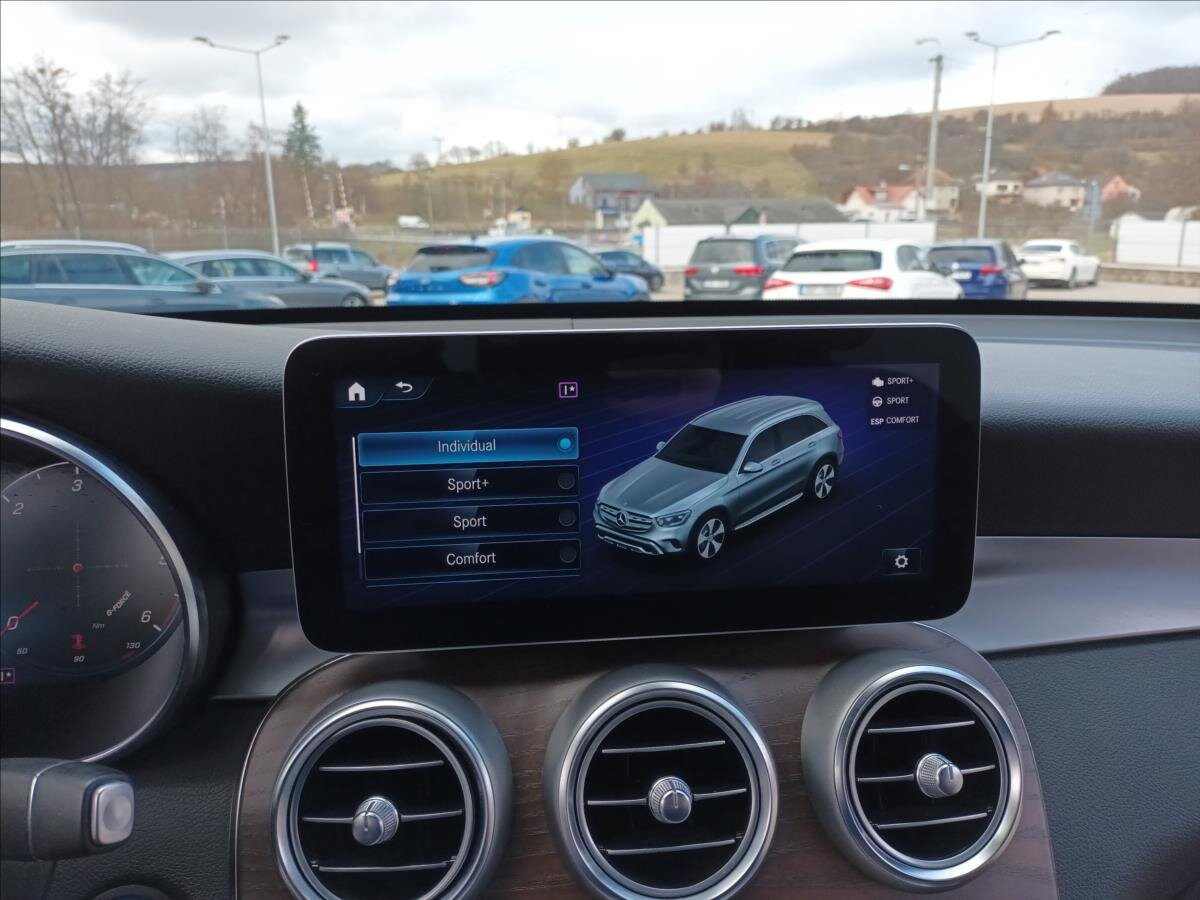 Mercedes-Benz GLC SUV 2,0 l 180 kw