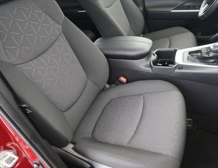 Toyota RAV4 SUV 2,0 l 129 kw