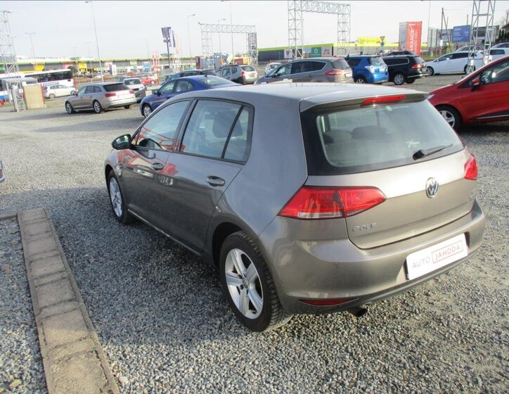 Volkswagen Golf Hatchback 1,2 l 77 kw