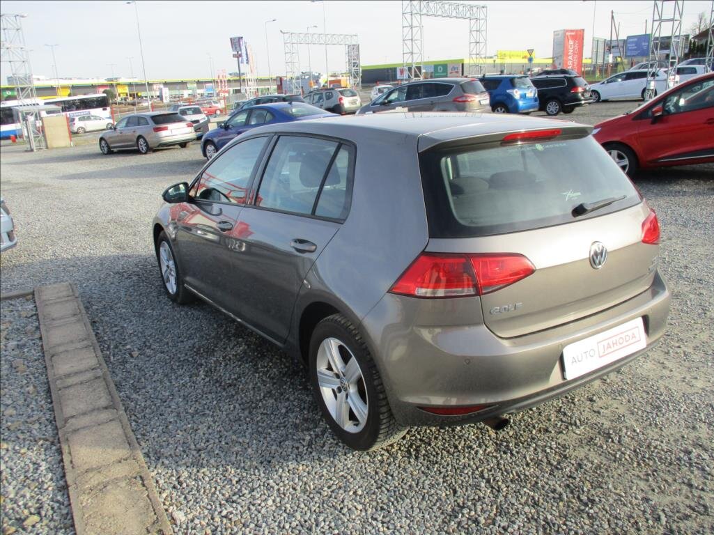 Volkswagen Golf Hatchback 1,2 l 77 kw
