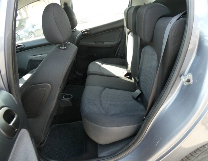 Peugeot 206 Hatchback 1,4 l 54 kw