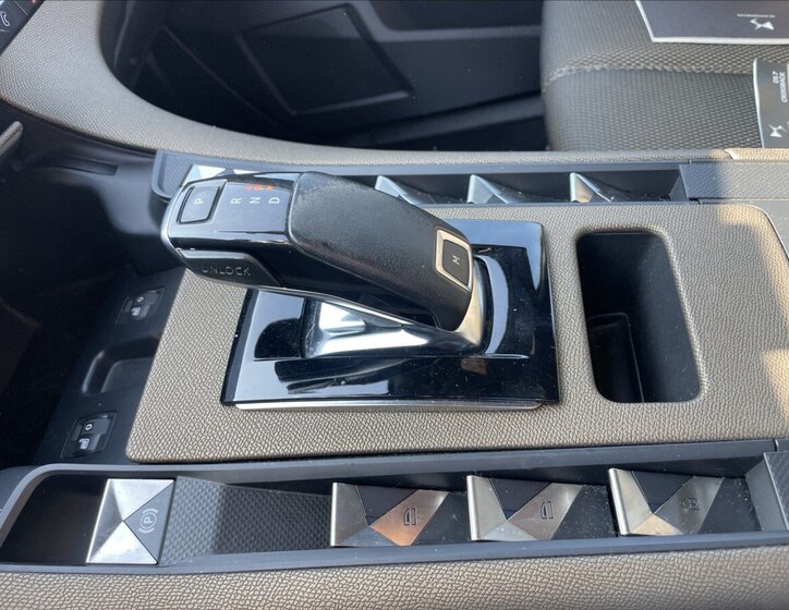 DS Automobiles DS7 Crossback Kombi 2,0 l 130 kw