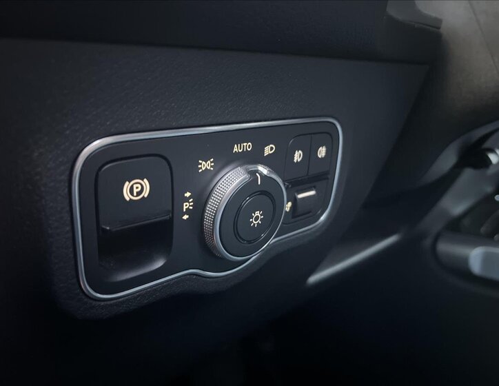 Mercedes-Benz GLB SUV / Terénní 2,0 l 110 kw