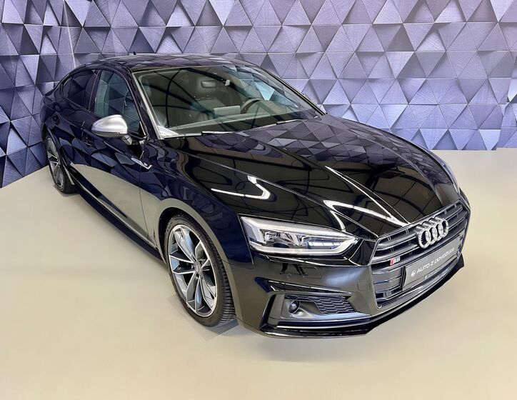 Audi S5 4