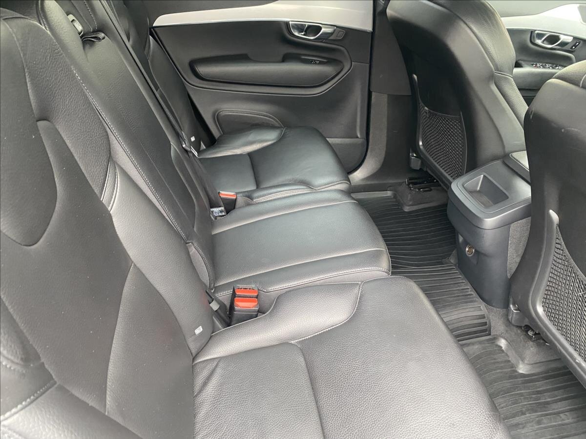 Volvo XC90 SUV / Terénní 2,0 l 173 kw