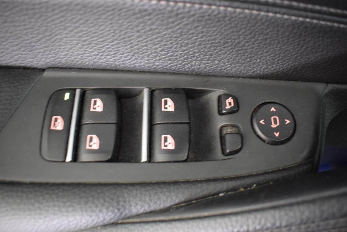 BMW Řada 5 Sedan / Limuzína 3,0 l 195 kw