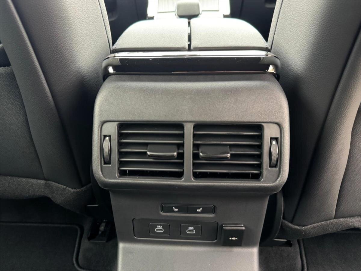 Land Rover Range Rover Velar SUV / Terénní 2,0 l 150 kw