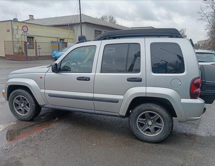 Jeep Cherokee Kombi 2,8 l 120 kw