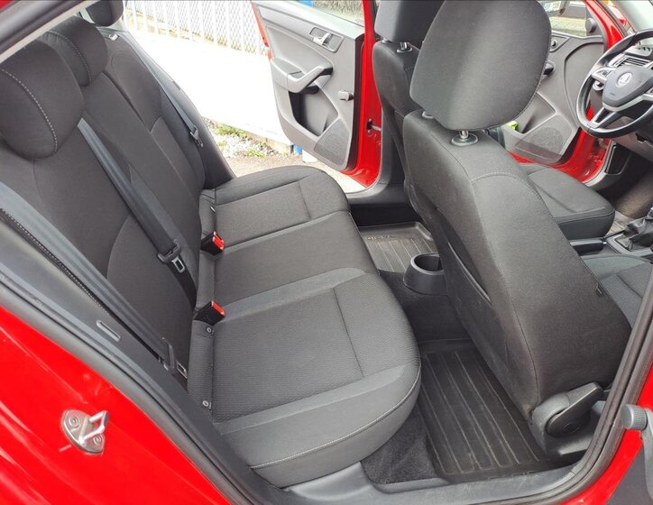 Škoda Rapid Liftback 1,2 l 81 kw