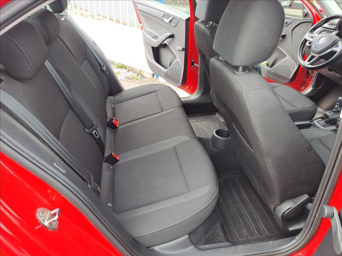 Škoda Rapid Liftback 1,2 l 81 kw