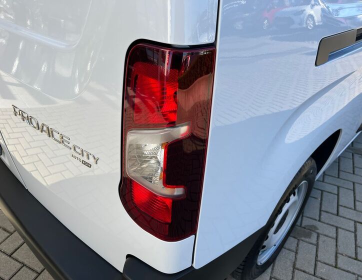 Toyota ProAce 11