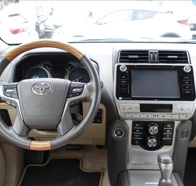 Toyota Land Cruiser 8