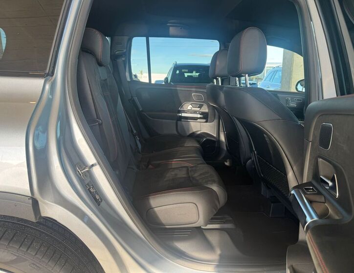 Mercedes-Benz GLB 13