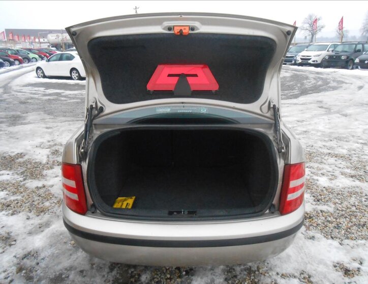 Škoda Fabia Sedan / Limuzína 1,2 l 47 kw