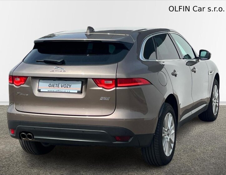 Jaguar F-Pace Kombi 2,0 l 132 kw