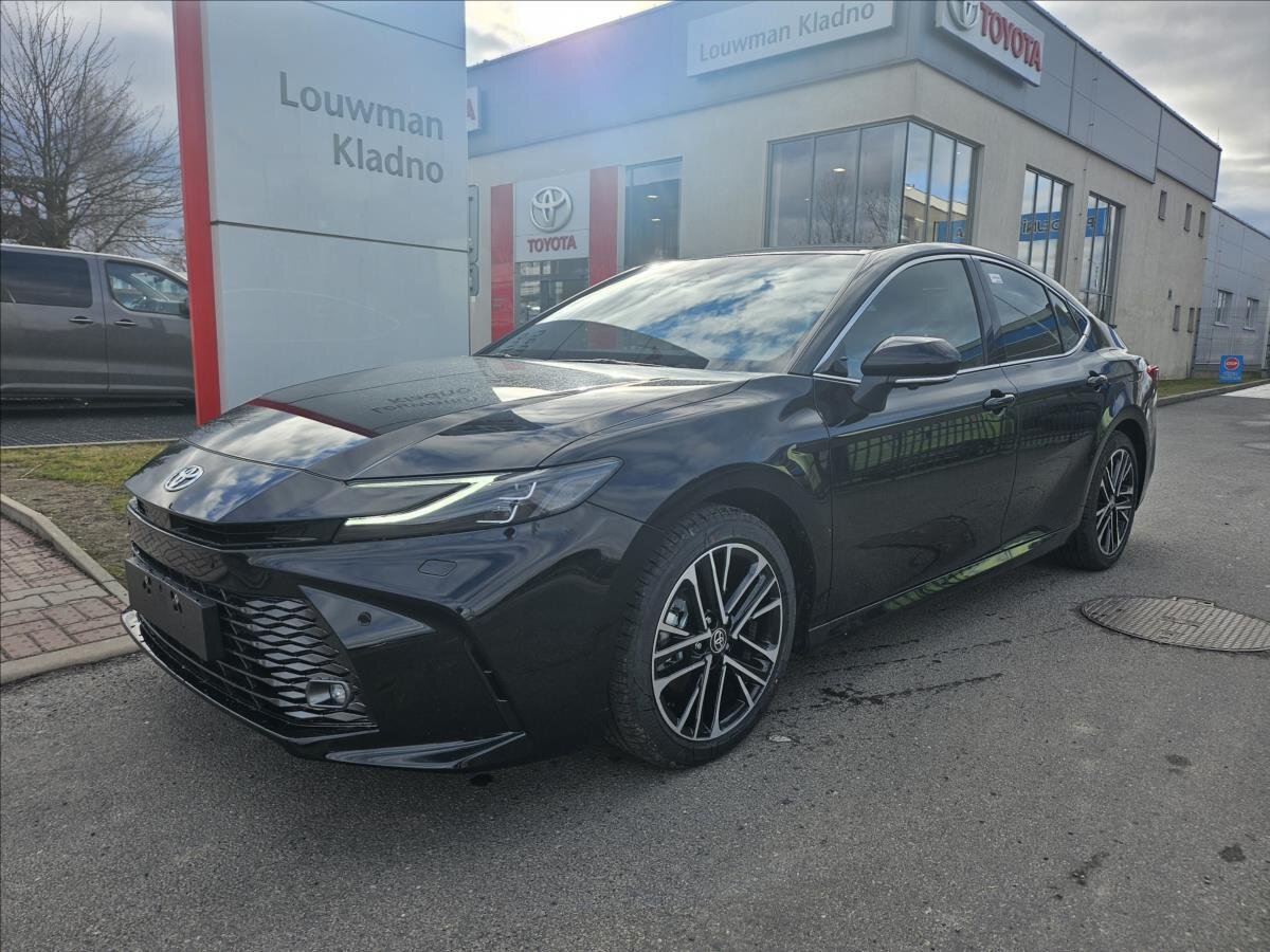 Toyota Camry Sedan / Limuzína 2,5 l 137 kw