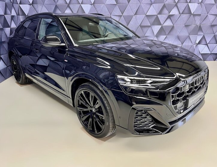 Audi Q8 SUV 3,0 l 210 kw