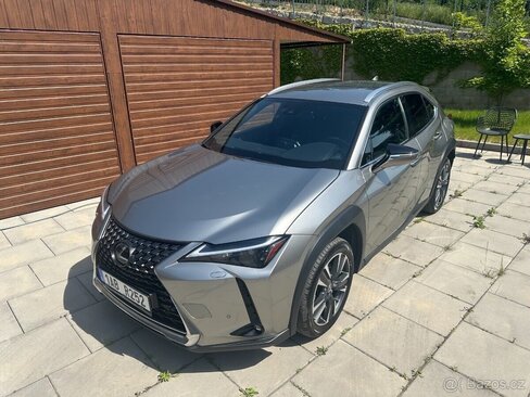 Lexus UX 250h Hatchback 2,0 l 112 kw