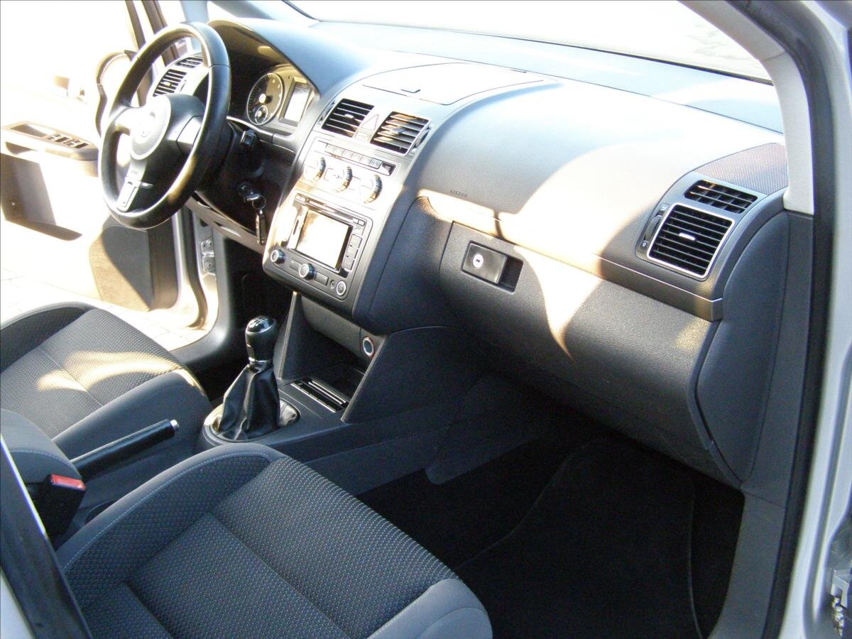 Volkswagen Touran MPV 1,2 l 77 kw