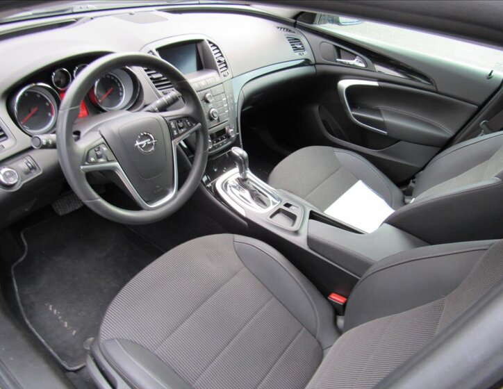 Opel Insignia Sedan / Limuzína 2,0 l 118 kw