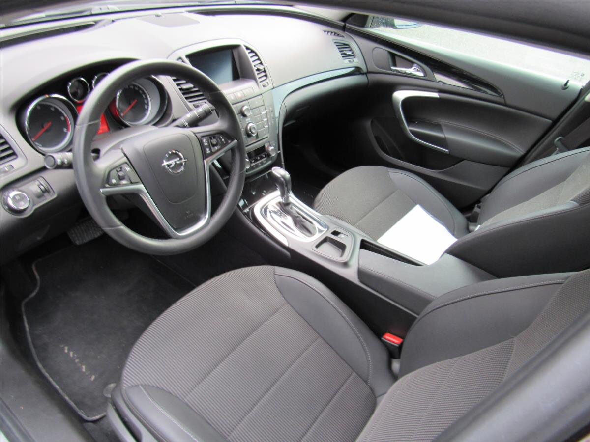 Opel Insignia Sedan / Limuzína 2,0 l 118 kw