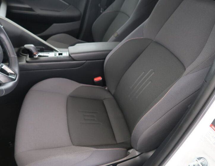 Toyota C-HR SUV 1,8 l 72 kw