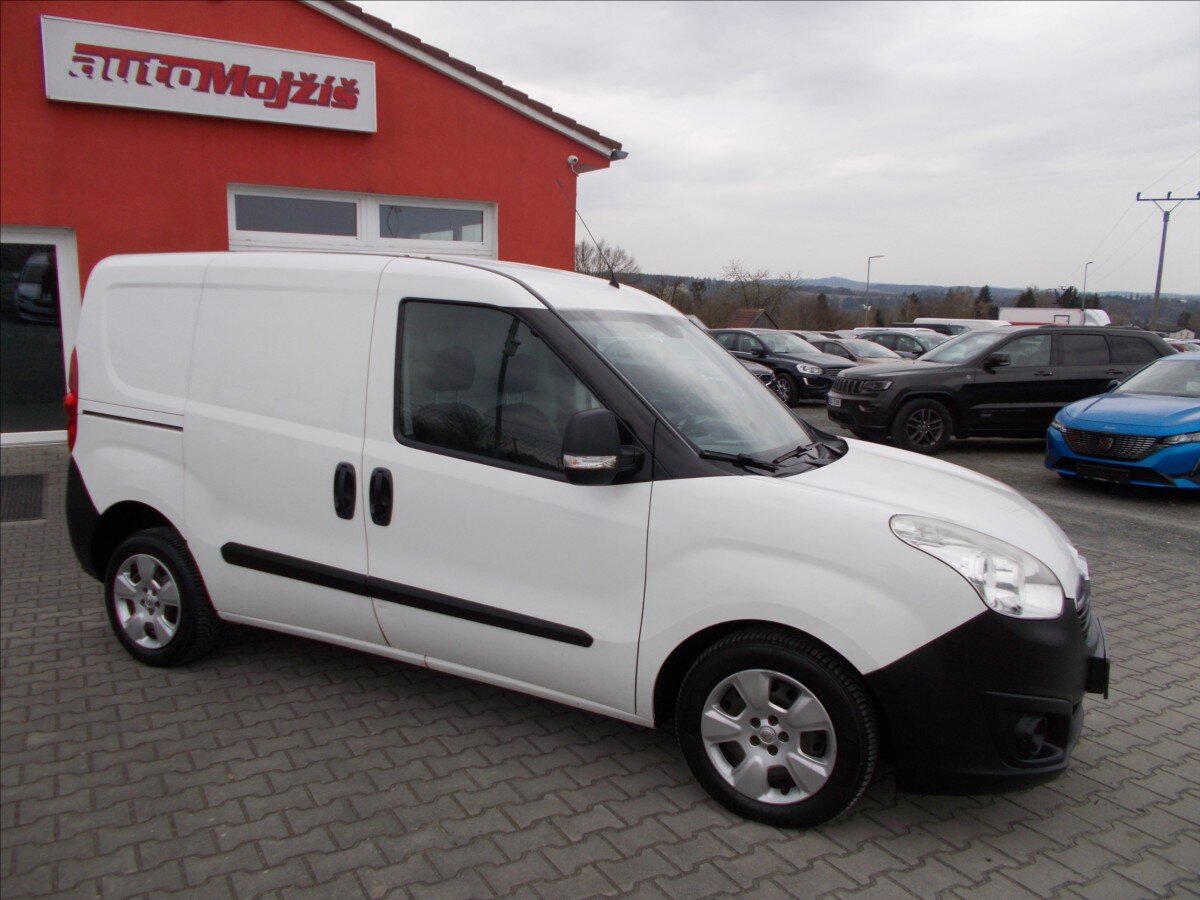 Opel Combo Skříň 1,6 l 77 kw