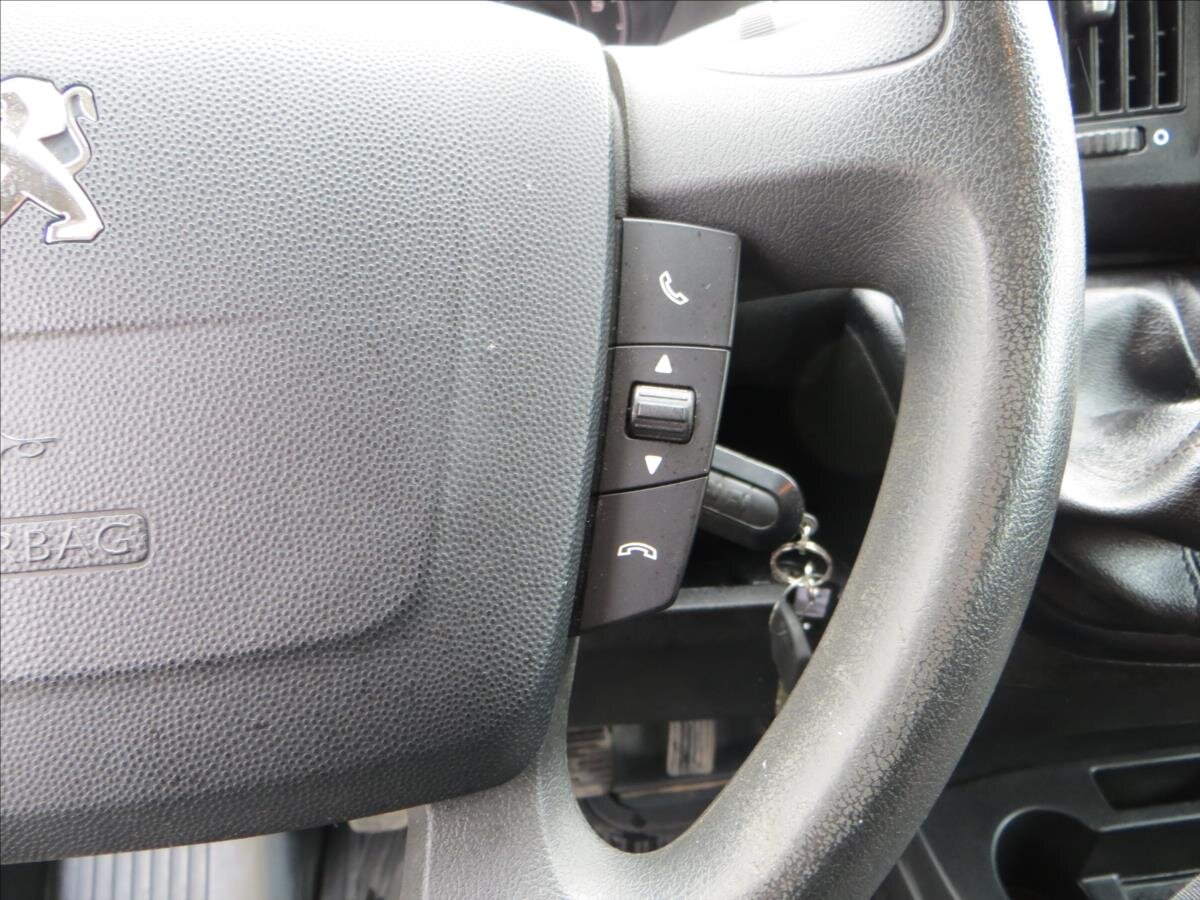 Peugeot Boxer Valník 2,2 l 103 kw