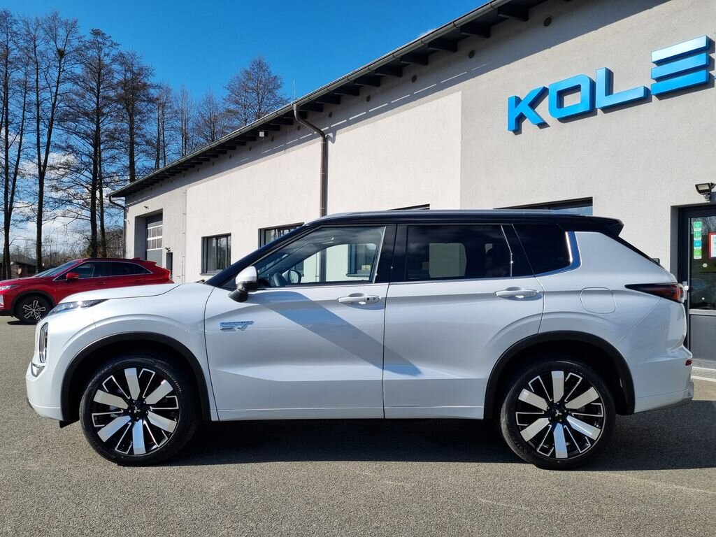 Mitsubishi Outlander SUV 2,4 l 225 kw