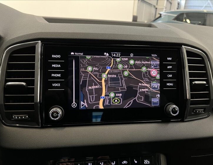 Škoda Karoq SUV 1,5 l 110 kw