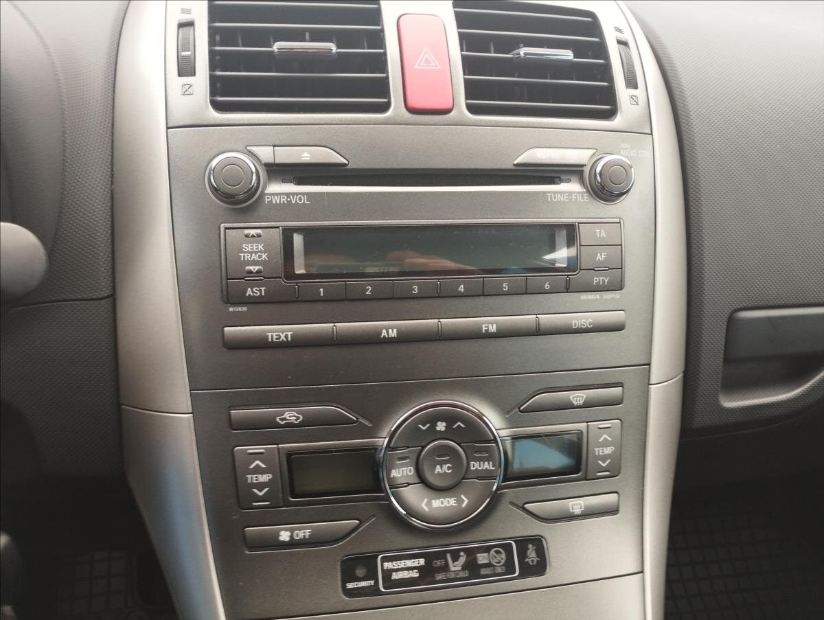 Toyota Auris Hatchback 1,3 l 74 kw