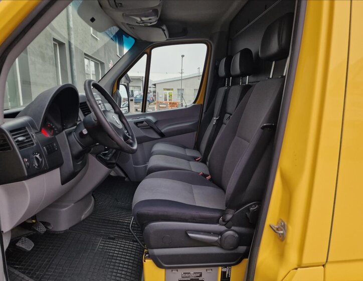 Volkswagen Crafter Skříň 2,0 l 100 kw