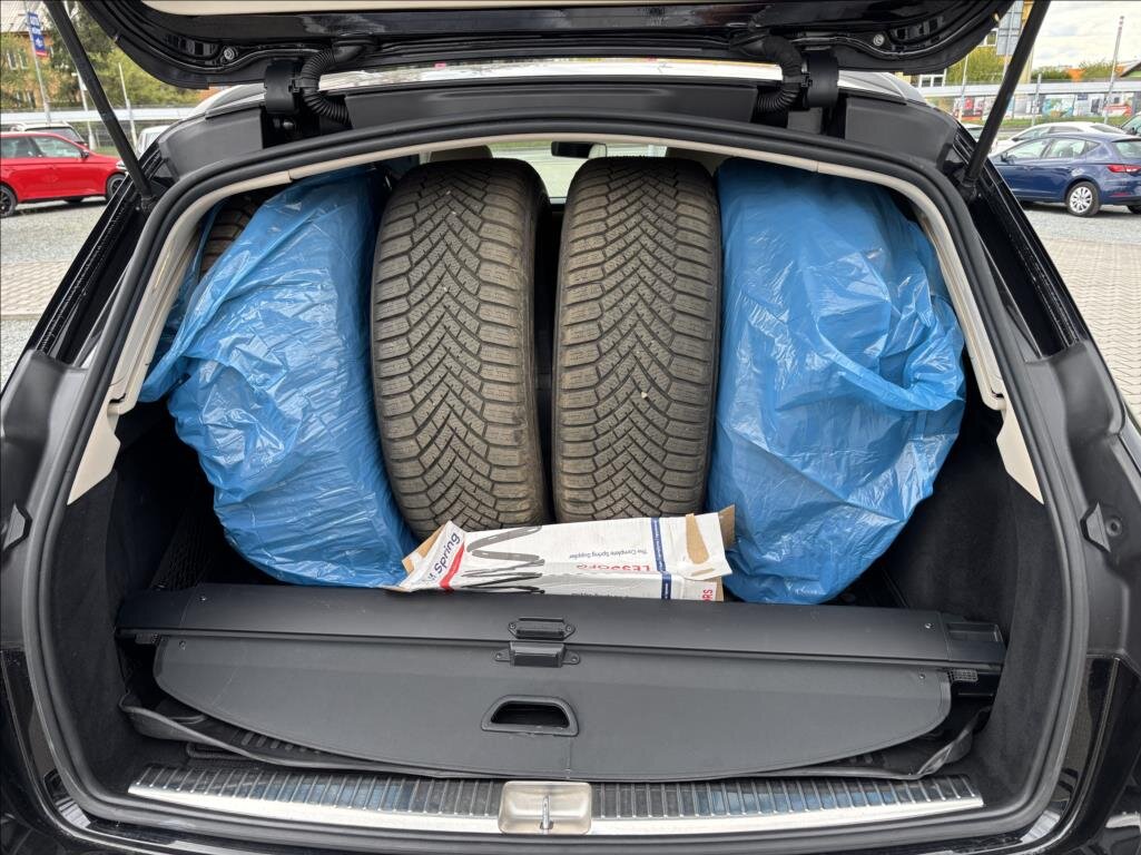 Mercedes-Benz Třídy E Kombi 2,0 l 143 kw