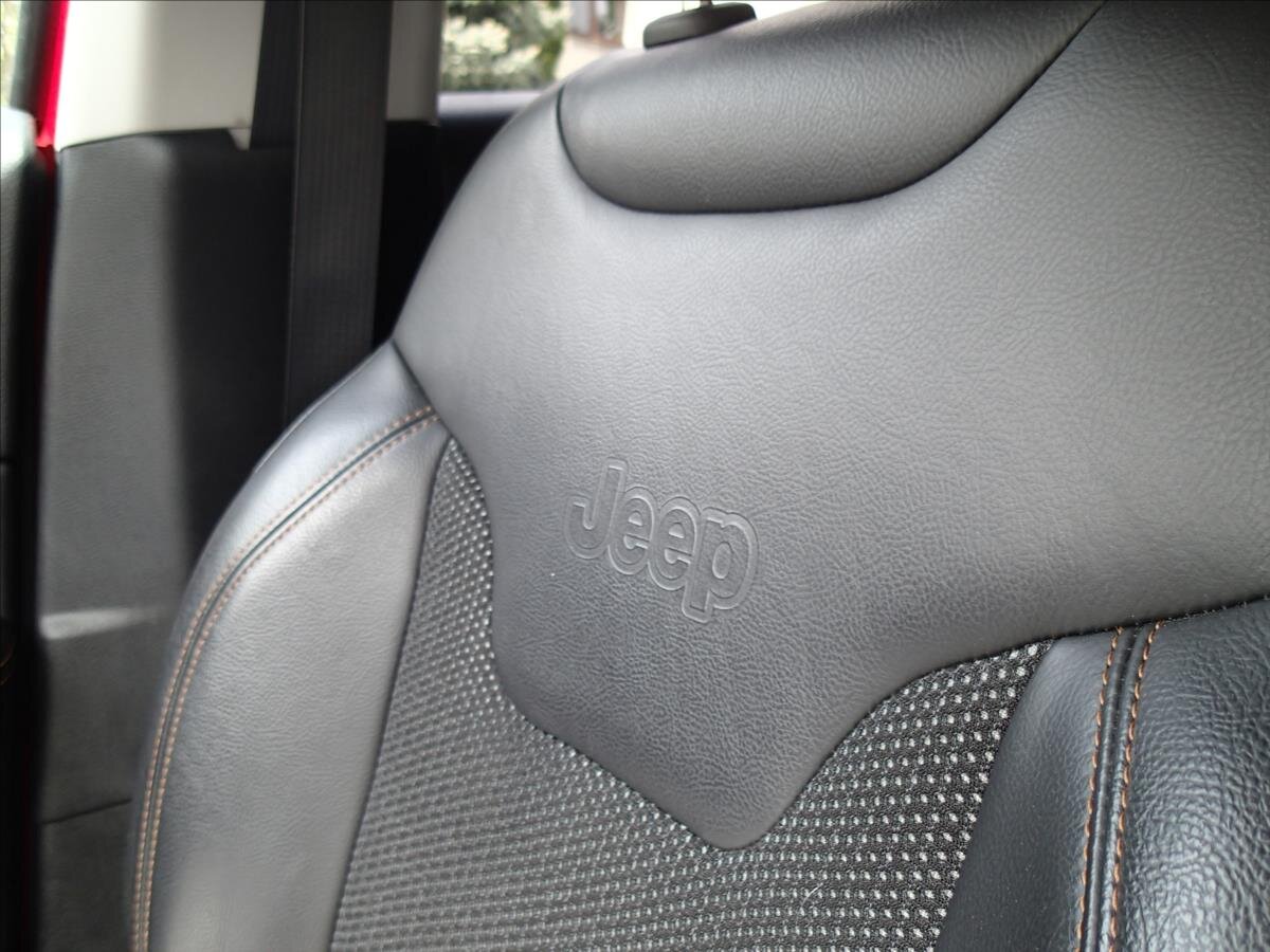 Jeep Compass SUV / Terénní 2,0 l 103 kw