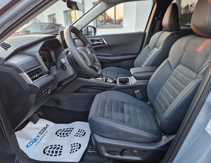 Mitsubishi Outlander SUV / Terénní 2,4 l 225 kw