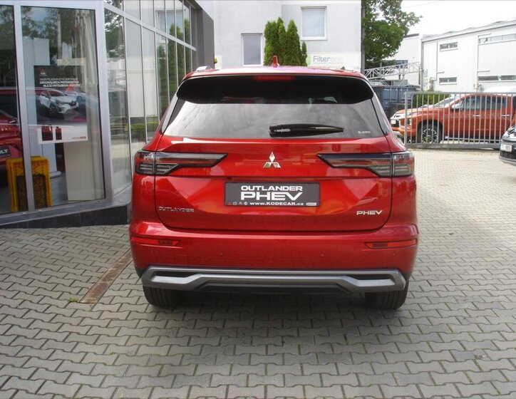 Mitsubishi Outlander SUV / Terénní 2,4 l 225 kw